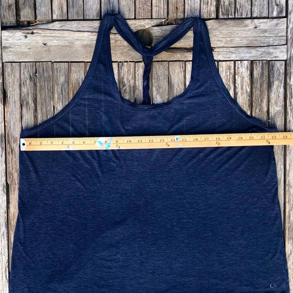 T-shirt tank bundle. - Picture 6 of 7